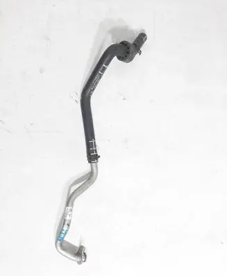 Volkswagen Touareg II Engine coolant pipe/hose 7P0121065AC 7P6121157G