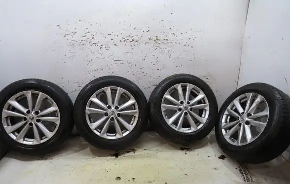 Nissan Qashqai R16 alloy rim 
