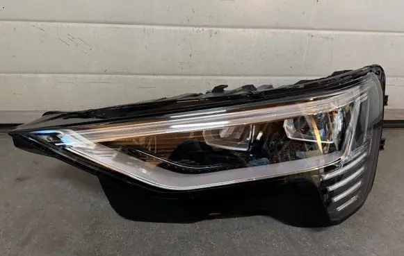 Audi e-tron Headlight/headlamp 4KE941781