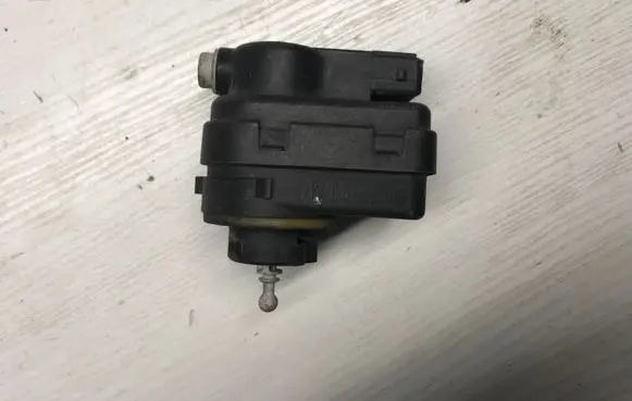 Peugeot 406 Headlight level adjustment motor 