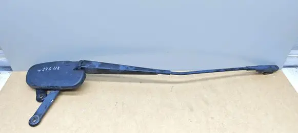 Mercedes-Benz B W246 W242 Front wiper blade arm A2468200344