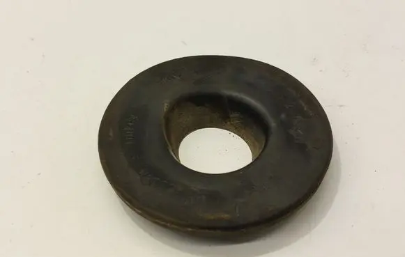 Volkswagen Jetta VI Rear coil spring rubber mount 1K0512149B
