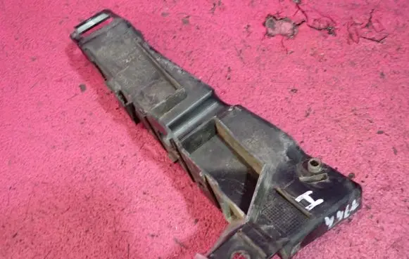 Seat Ibiza IV (6J,6P) Front bumper mounting bracket 6J4807377