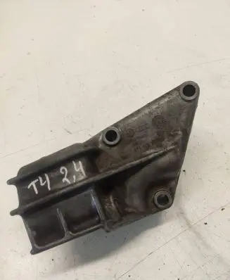 Volkswagen Transporter - Caravelle T4 Engine mounting bracket 074145169H