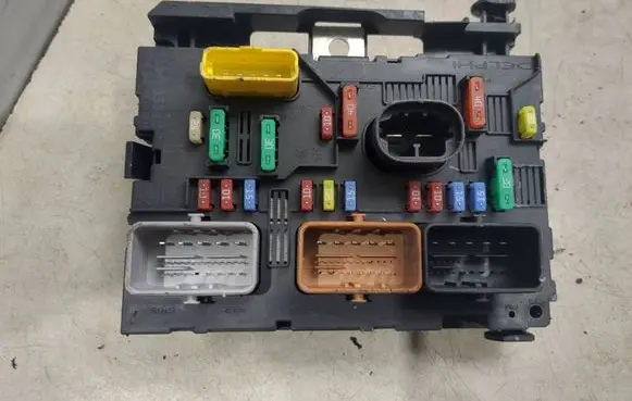 Citroen C3 Fuse module 9664055580