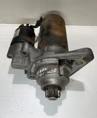 Volkswagen Touran I Starter motor 100688311