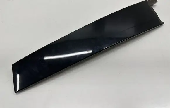 Ford Focus Front door glass trim molding JX7BA20898