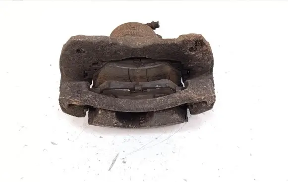 Toyota Prius+ (ZVW40) Front brake caliper