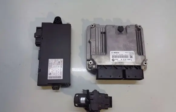 BMW 3 E90 E91 Engine ECU kit and lock set 8518268 0281018558 9262361