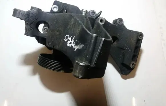 Volvo S40, V40 Power steering pump 7700105711b