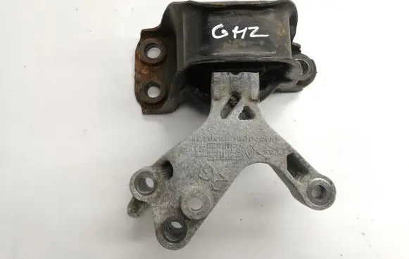 Nissan Qashqai Engine mounting bracket 112846249