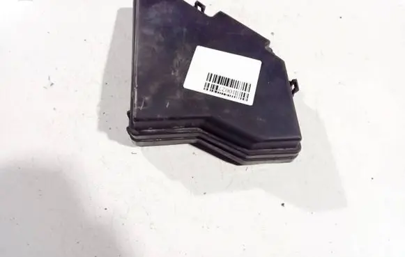 Honda CR-V Fuse box cover 