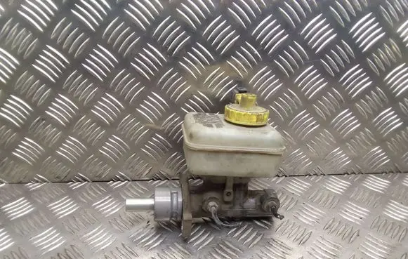 Master brake cylinder