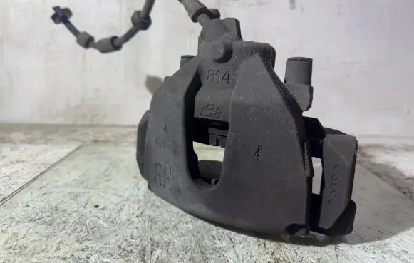 Volvo V40 Front brake caliper