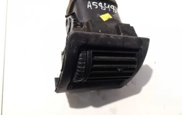Opel Astra G Dash center air vent grill