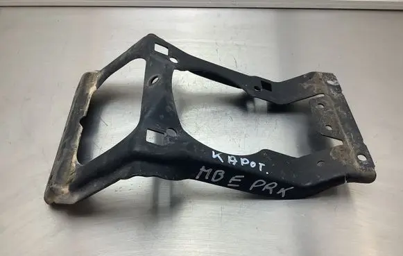 Mercedes-Benz E W211 Radiator support slam panel bracket 