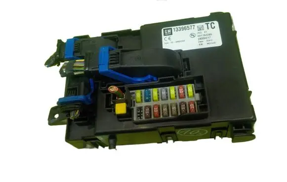 Opel Meriva B Fuse box set 13396577 BEZPIECZNIKOW
