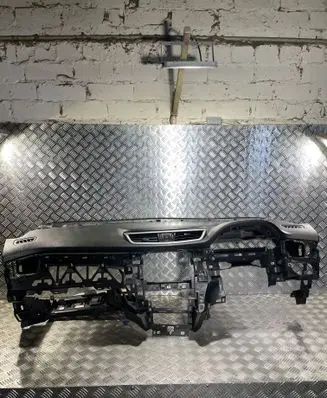 Nissan Qashqai Dashboard P10010A7700015