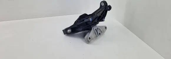 Peugeot 5008 II Engine mount bracket 9820297580