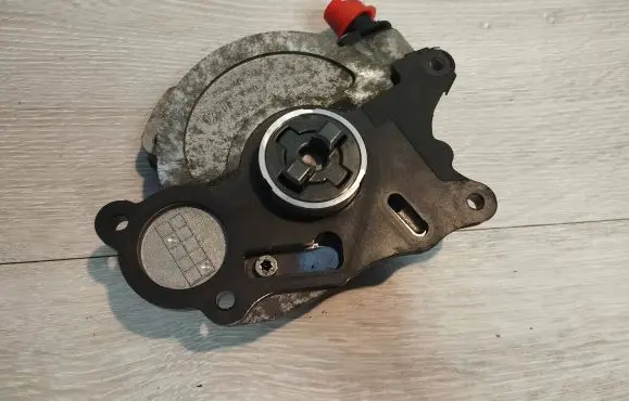 Audi A1 Vacuum pump 03l145207 03L100D 100616
