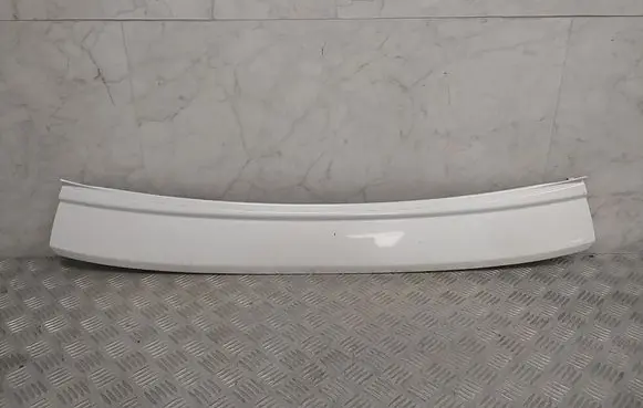 Volvo XC60 Rear bumper trim bar molding 31323776