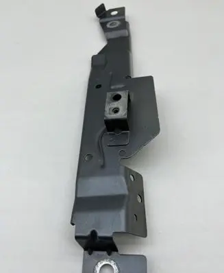 Volvo S90, V90 Fender mounting bracket