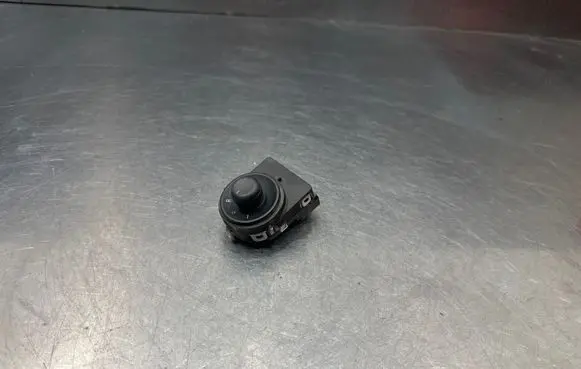 Opel Meriva B Wing mirror switch 13271827