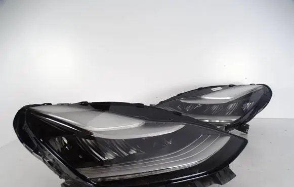 Tesla Model 3 Headlight/headlamp 1077367-50-B