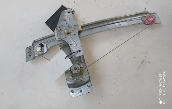 Peugeot 207 Rear door manual window regulator