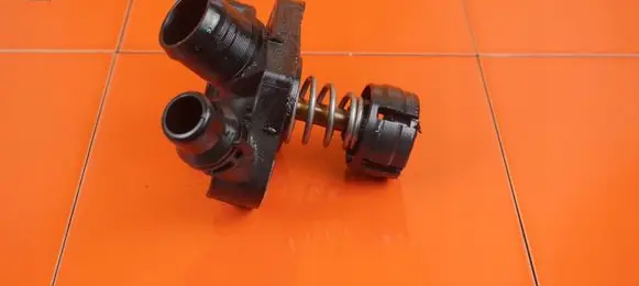 BMW 2 F45 Thermostat/thermostat housing B38A15A
