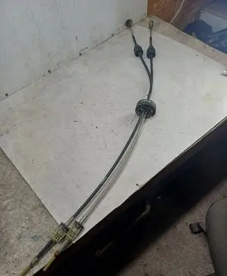 Gear shift cable linkage