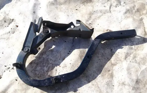 Mazda 626 Tailgate/trunk/boot hinge