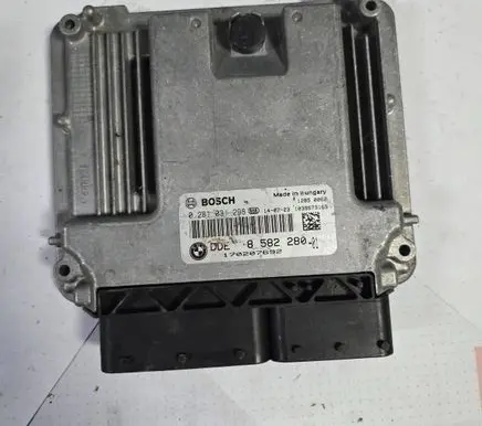 BMW 1 E82 E88 Engine control unit/module 8582280 170207692 0281031298
