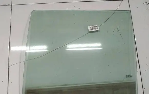 Suzuki Swift I Rear door window glass as2