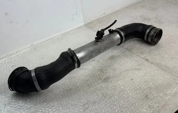 Intercooler hose/pipe