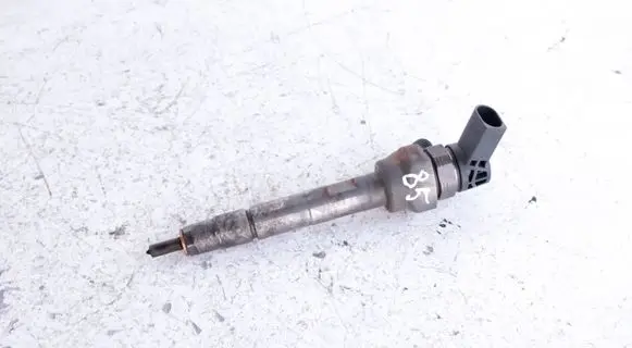 BMW 5 F10 F11 Fuel injector 7810702 045110616