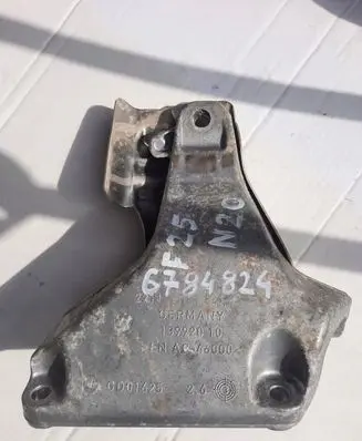 BMW X3 F25 Engine mounting bracket 6784824