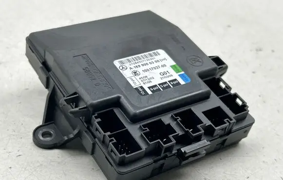 Mercedes-Benz B W245 Door control unit/module A1699000300 37084507120301