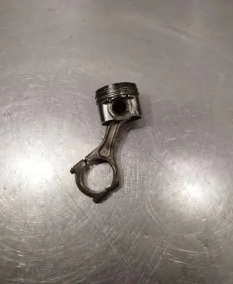 Subaru Impreza III Piston with connecting rod
