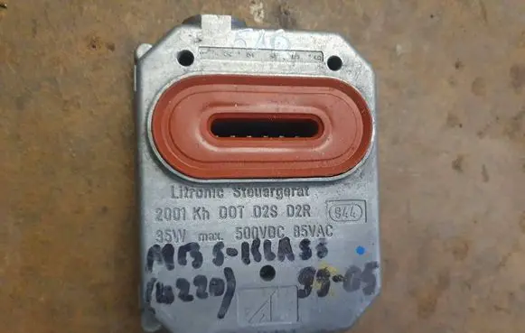 Mercedes-Benz S AMG W220 Headlight ballast module Xenon 