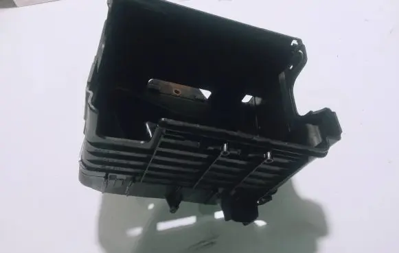Skoda Fabia Mk1 (6Y) Battery tray 6Q0915331 C2729