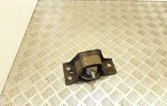 Nissan Tiida C11 Engine mount bracket