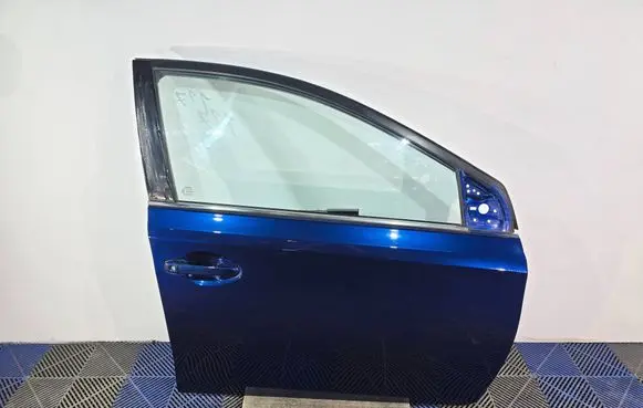 Toyota Auris E180 Front door PAINTCODE8T5