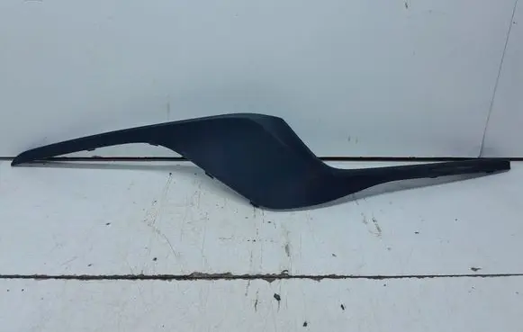 Volvo V40 Front bumper splitter molding 31347087