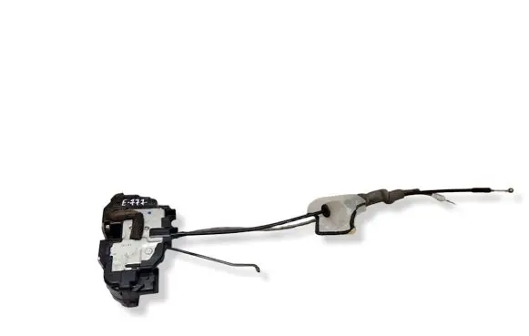 Nissan Qashqai Front door lock 35T11