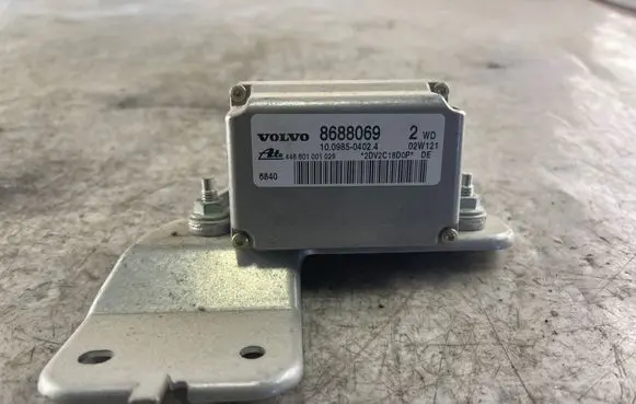 Volvo V70 ESP acceleration yaw rate sensor 8688068 10098004762 8688069