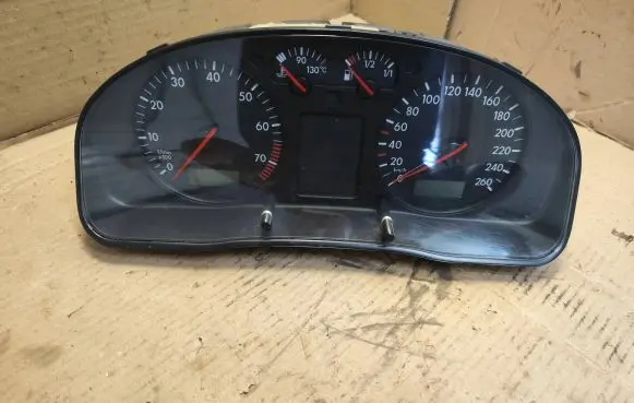 Volkswagen PASSAT B5 Speedometer (instrument cluster) 3B1919860 110008919020