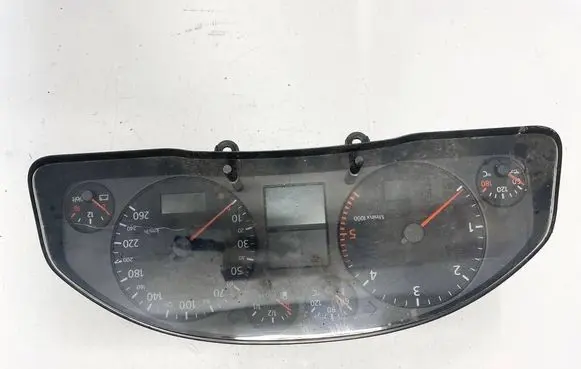 Audi A4 S4 B5 8D Speedometer (instrument cluster) 8d0920900 110208939001