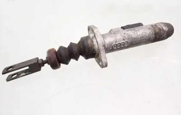 Audi 80 90 B3 Clutch master cylinder 893721401B