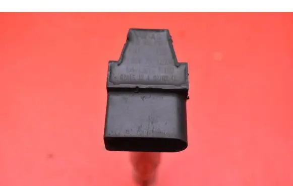 Volkswagen Golf Plus High voltage ignition coil 036905715F